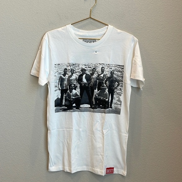 NEW BEST Breezy Excursion La Familia Por Vida Crew Neck Tee Size Small - Picture 2 of 8